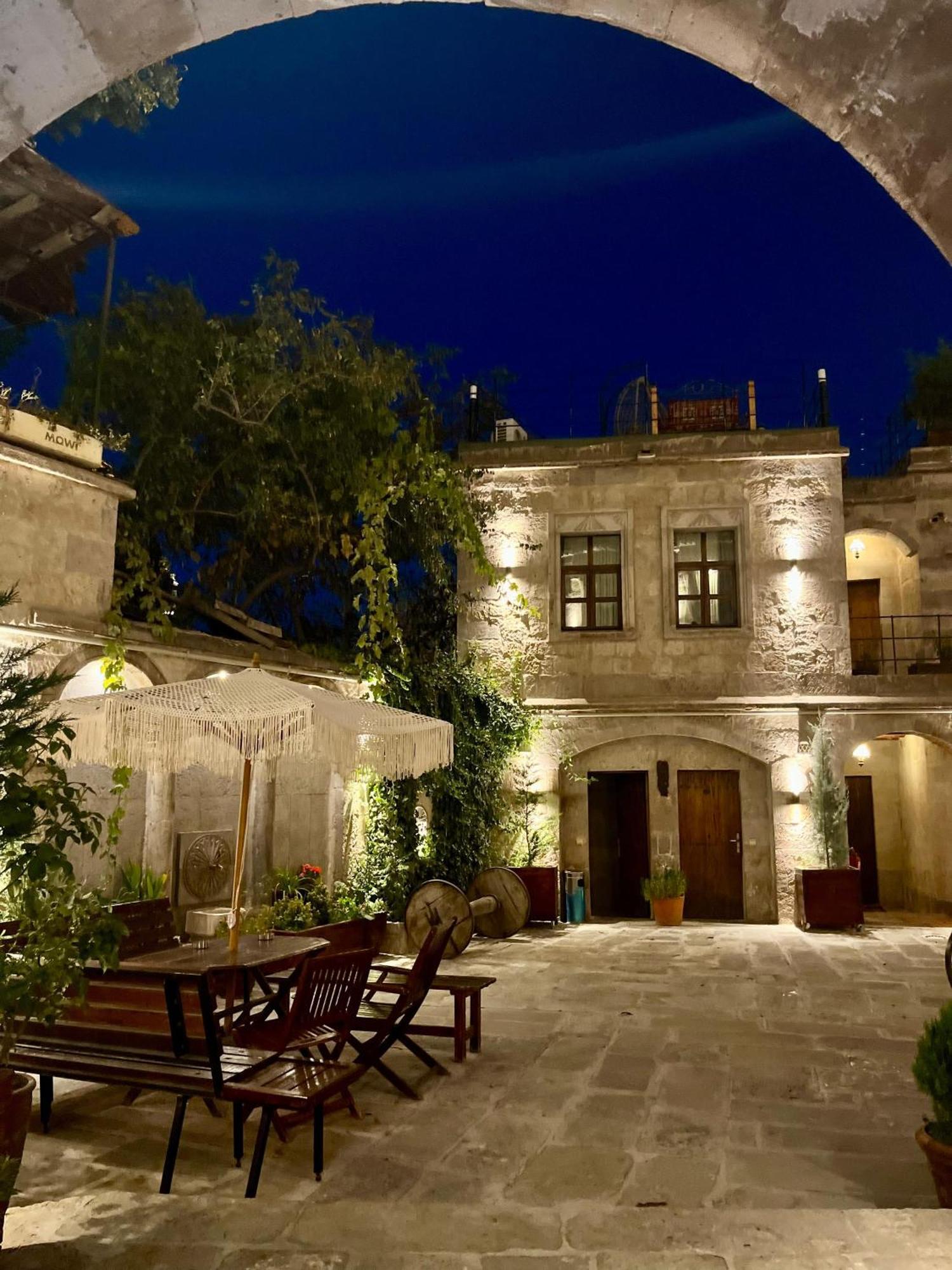 Century Cave Hotel Гореме Экстерьер фото